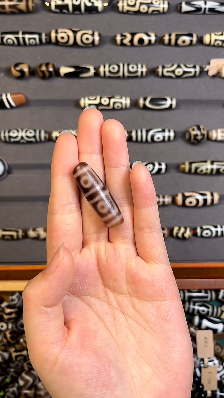 玛瑙/玉髓未镶嵌珠宝半成品小卢地门4眼