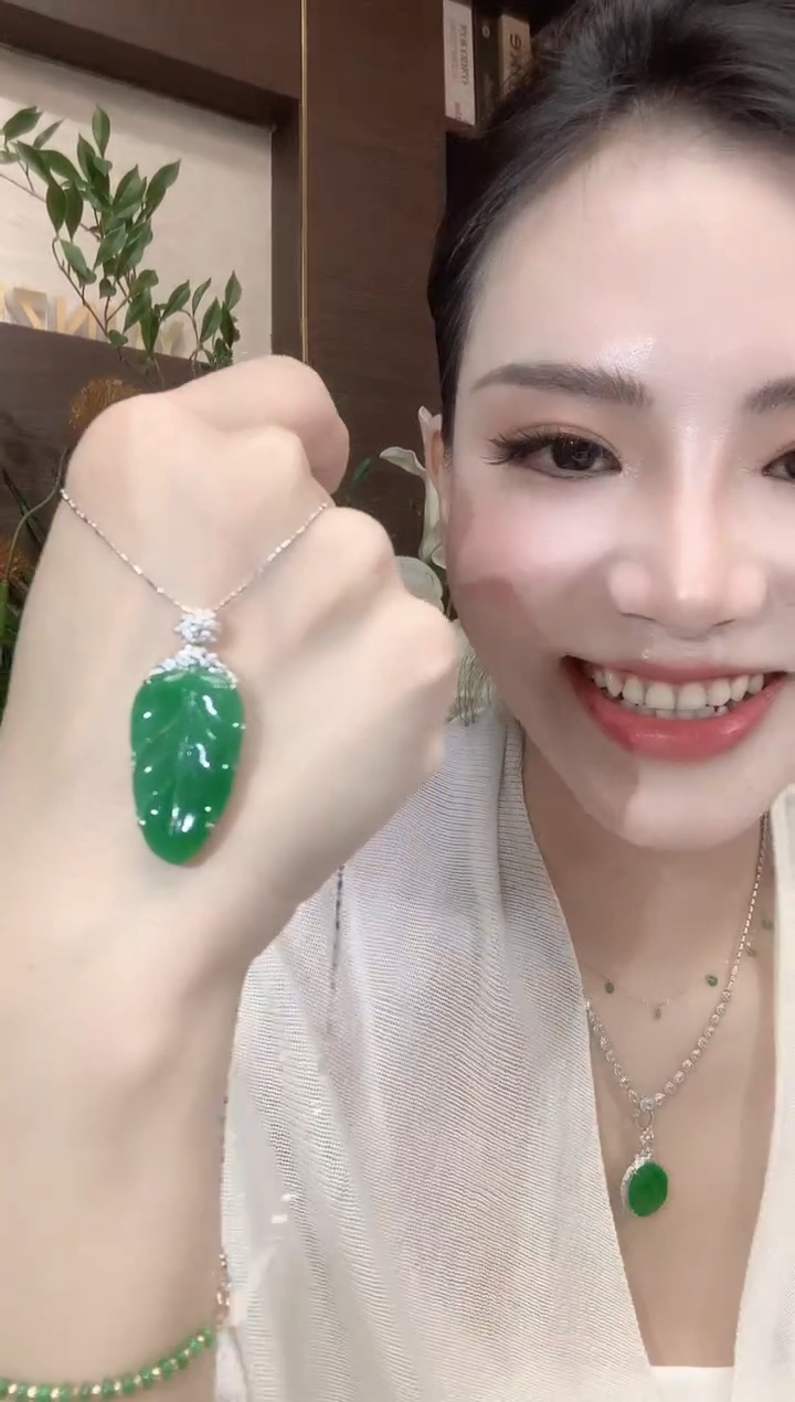 吊坠(不含链)18K金镶嵌翡翠A16