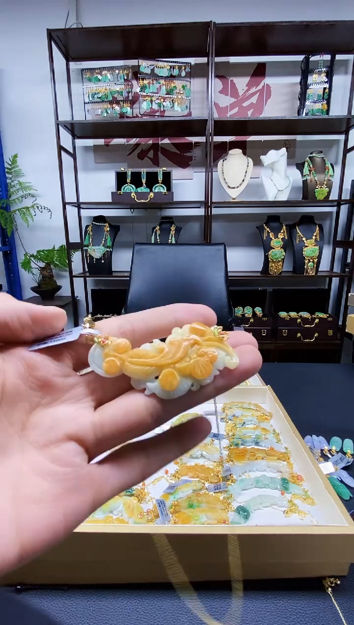 翡翠未镶嵌颈饰翡翠吊坠