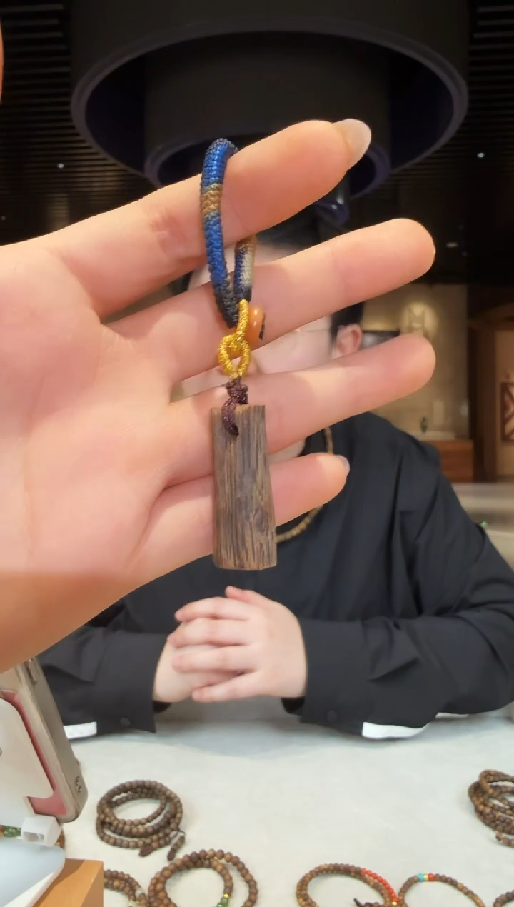 【闪购商品】沉香吊坠海南莺歌绿棋无事牌