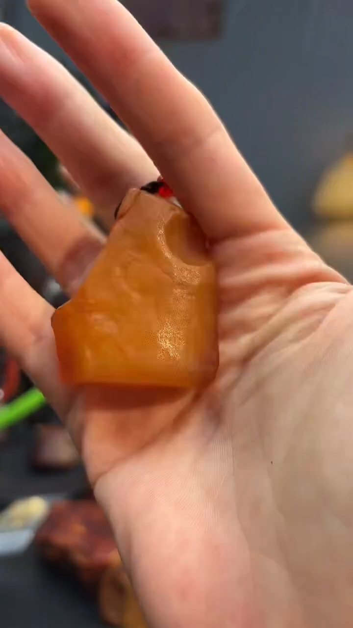 未镶嵌颈饰琥珀吊坠