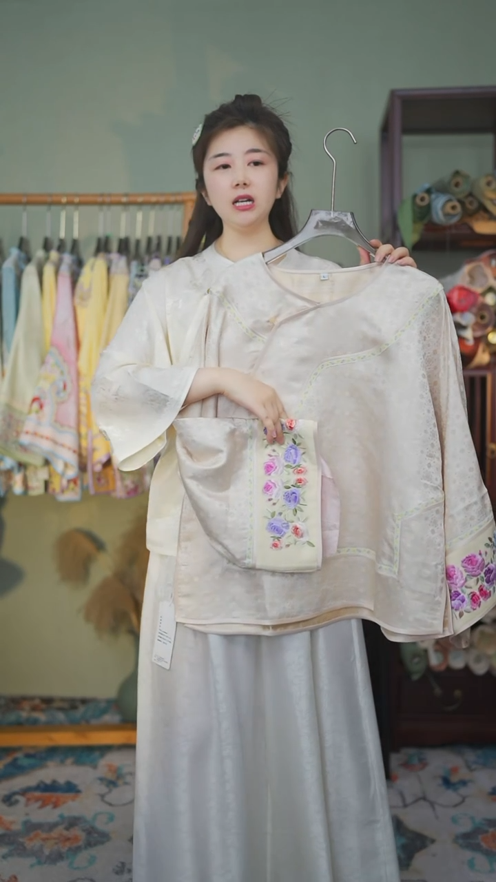 刺绣(L码)130斤内百搭款上衣单层