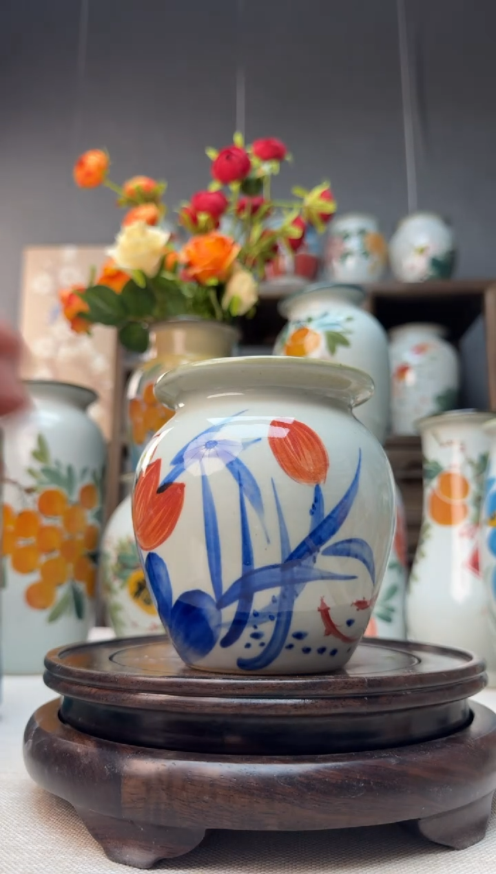 【闪购商品】瓶景德镇手绘陶瓷花瓶底部无孔高12口8左右