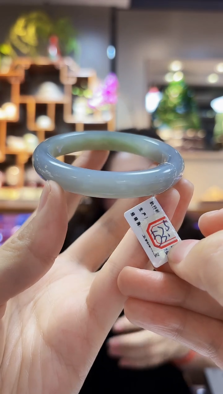 【闪购商品】和田玉颈饰未镶嵌53.5微瑕手镯