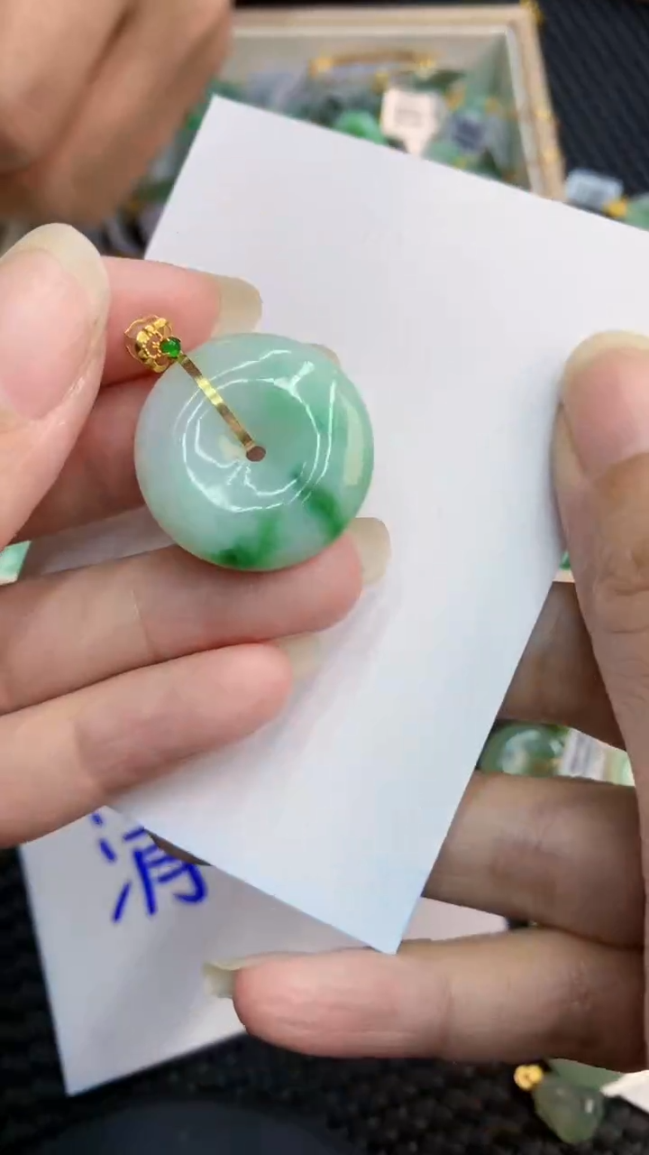 【闪购商品】翡翠颈饰18K金镶嵌            8