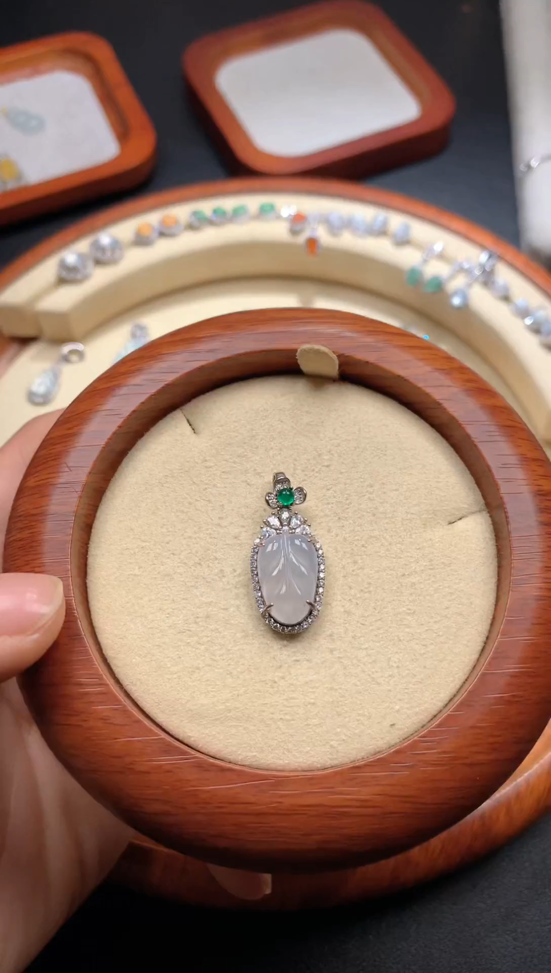 【闪购商品】翡翠吊坠(不含链)银S925镶嵌叶子吊坠S925银