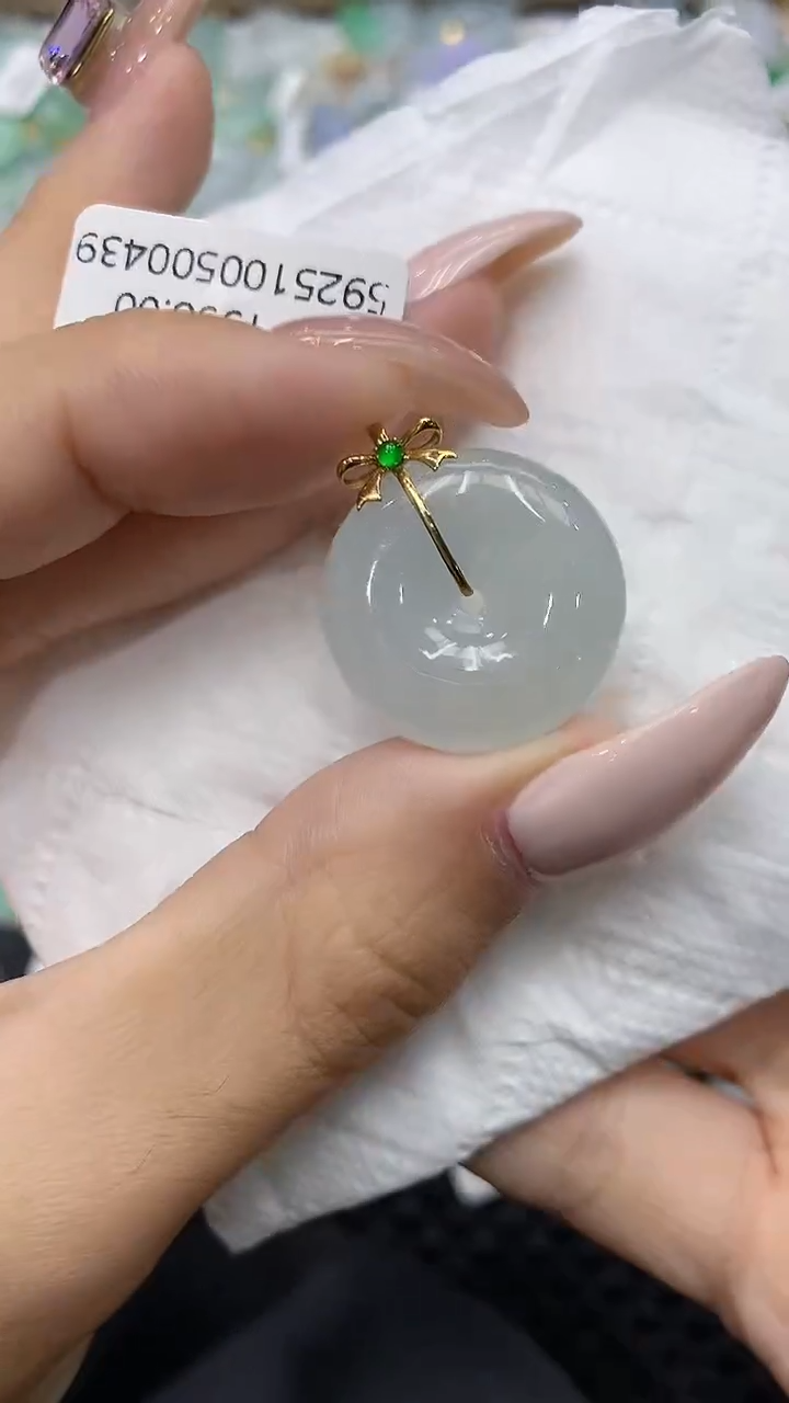 颈饰18K金镶嵌翡翠111111111111