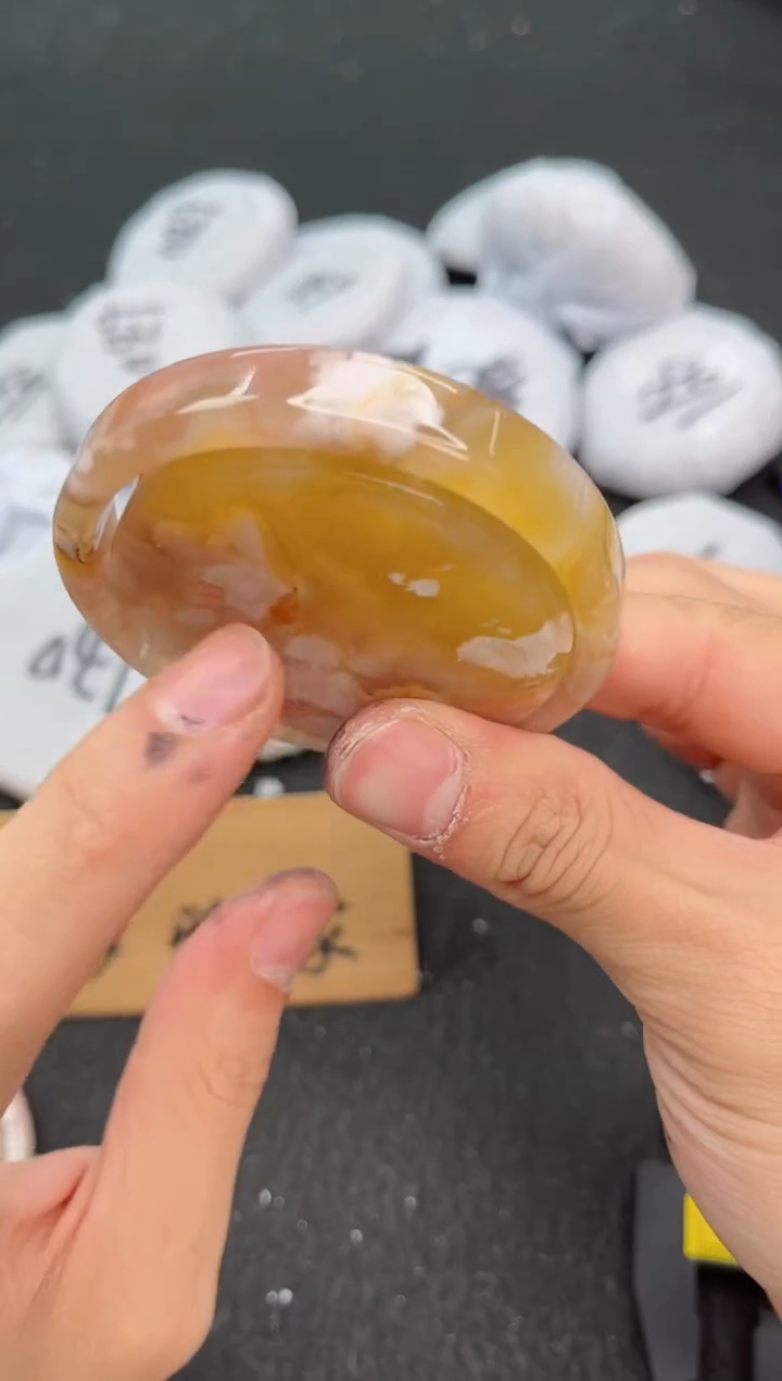 石英质玉手镯未镶嵌58圈口3888080