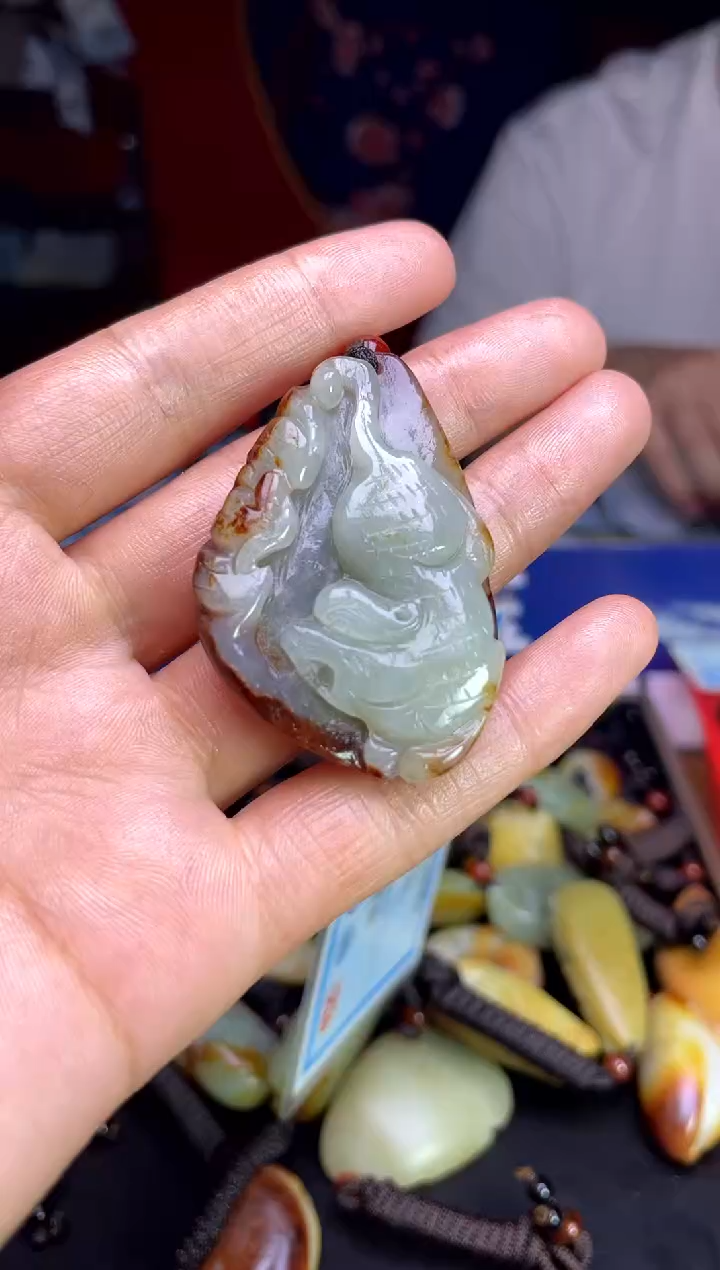 和田玉未镶嵌颈饰1