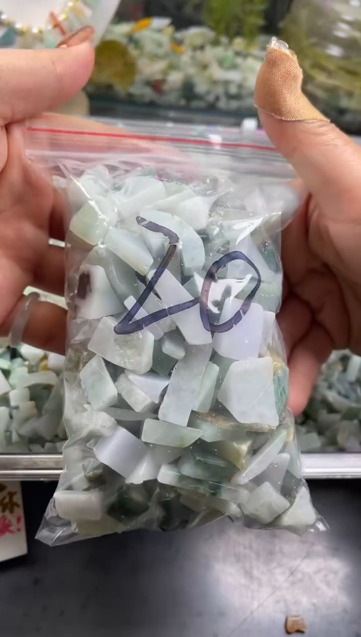 配石翡翠天然翡翠小号500克20