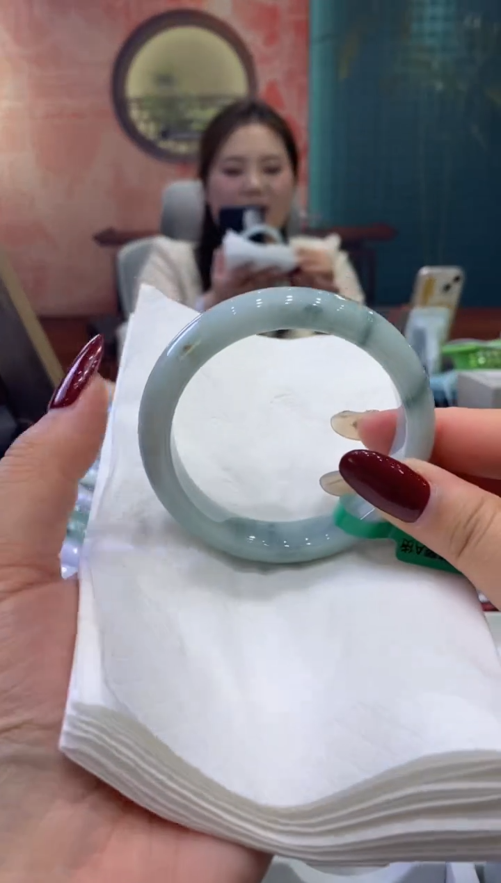 【闪购商品】翡翠手镯未镶嵌多人0015660