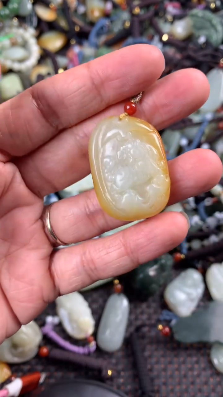 【闪购商品】和田玉颈饰未镶嵌多样性发货没有证书拍一发一有瑕