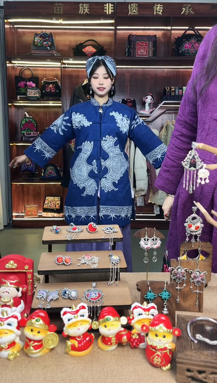 【闪购商品】织绣A32黔东南苗族刺绣