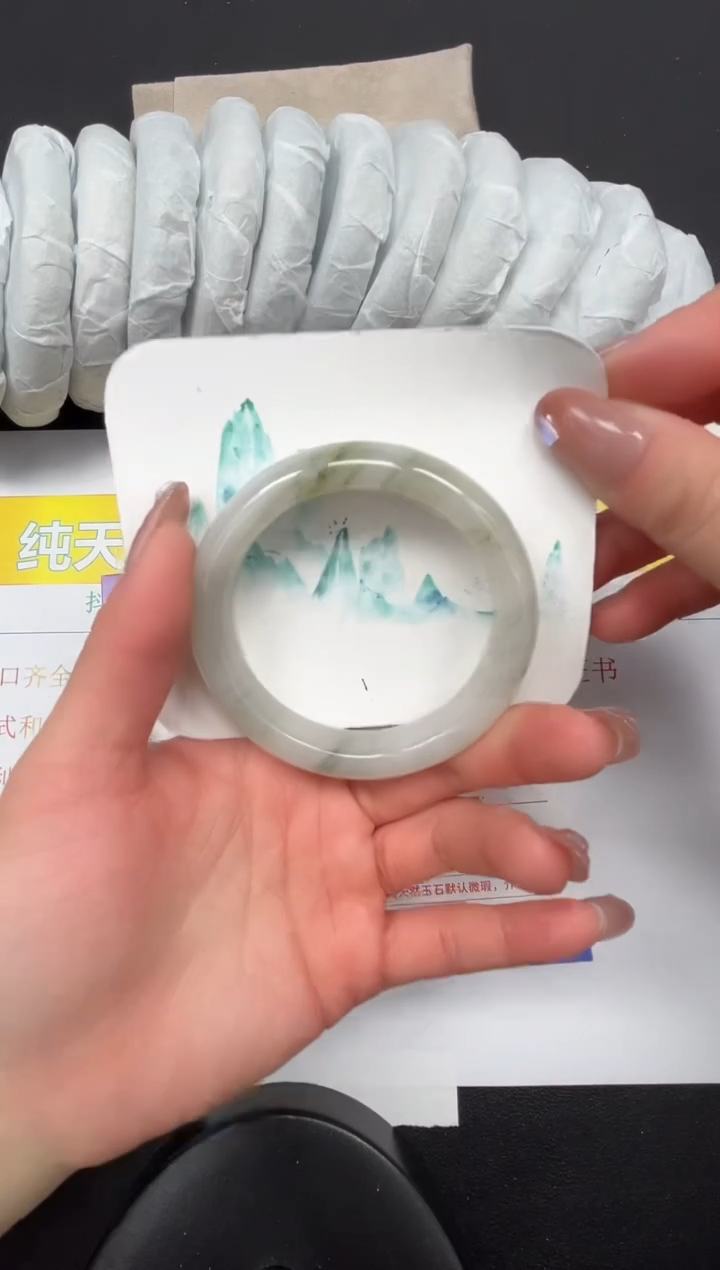 【闪购商品】石英质玉手镯未镶嵌25-54.2