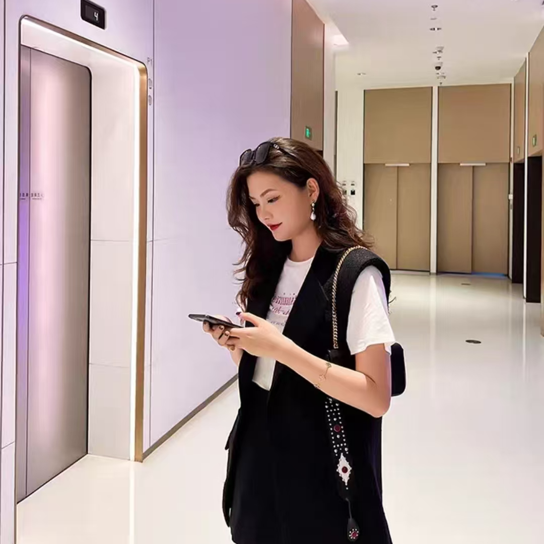 未使用 LouisVuitton/路易威登 Louis Vuitton 黑色带垫肩马甲32