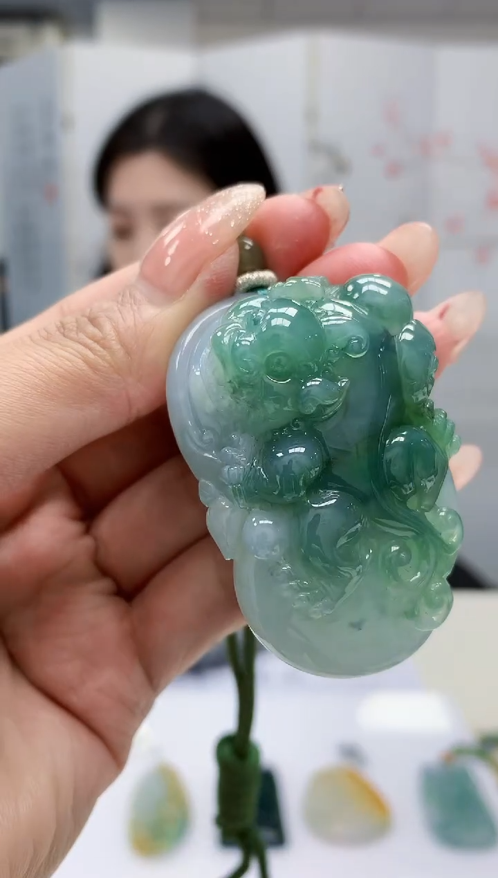 【闪购商品】定制翡翠未镶嵌0405MM-毛货挂件89