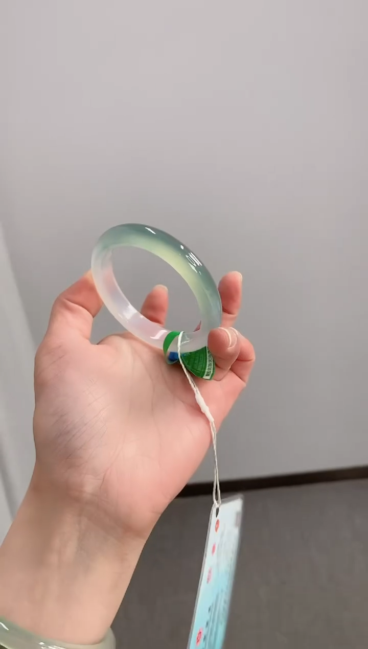 【闪购商品】玛瑙/玉髓手镯未镶嵌54圈