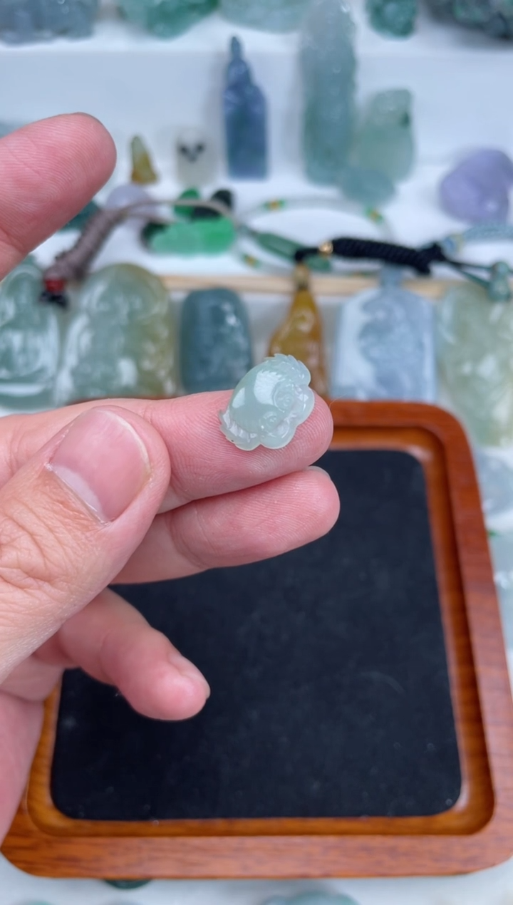 【闪购商品】翡翠摆件未镶嵌螃蟹