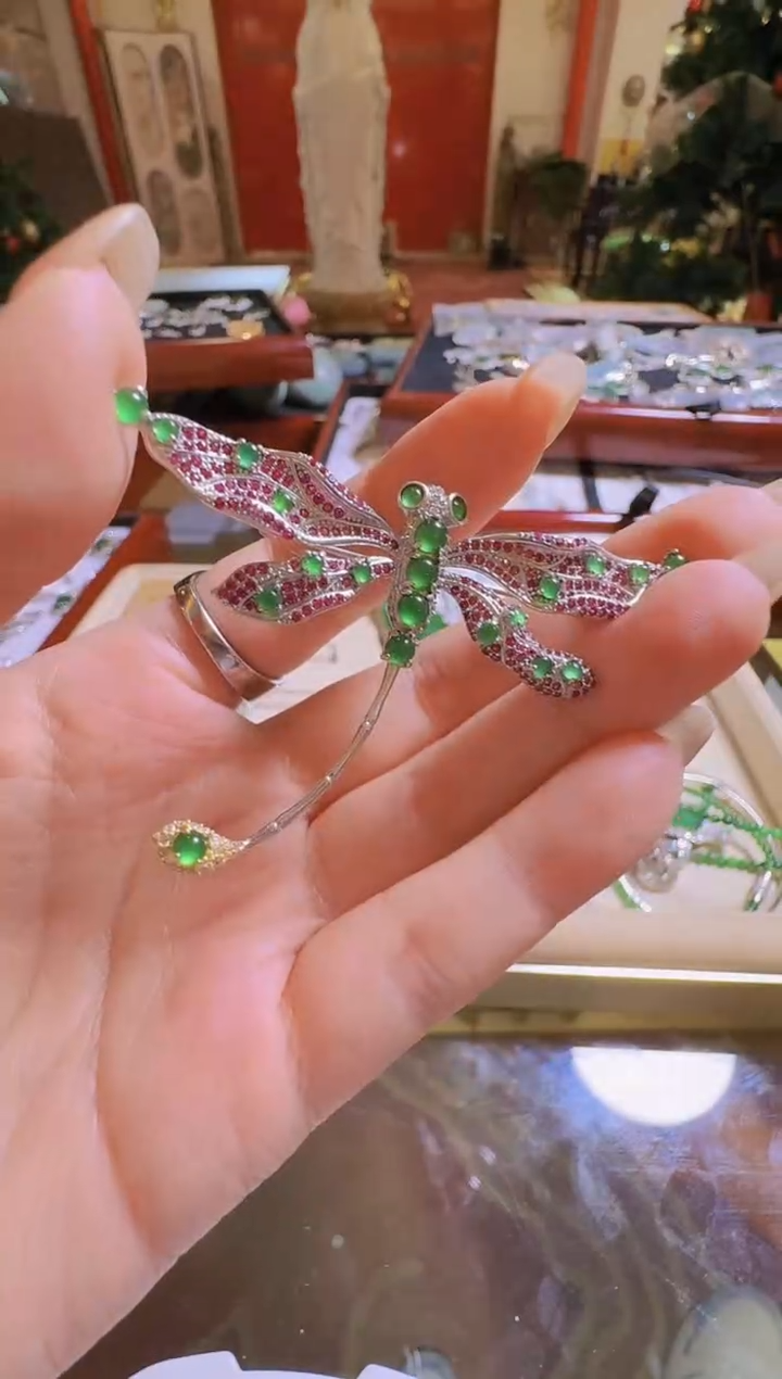 【闪购商品】翡翠吊坠(不含链)未镶嵌翡翠