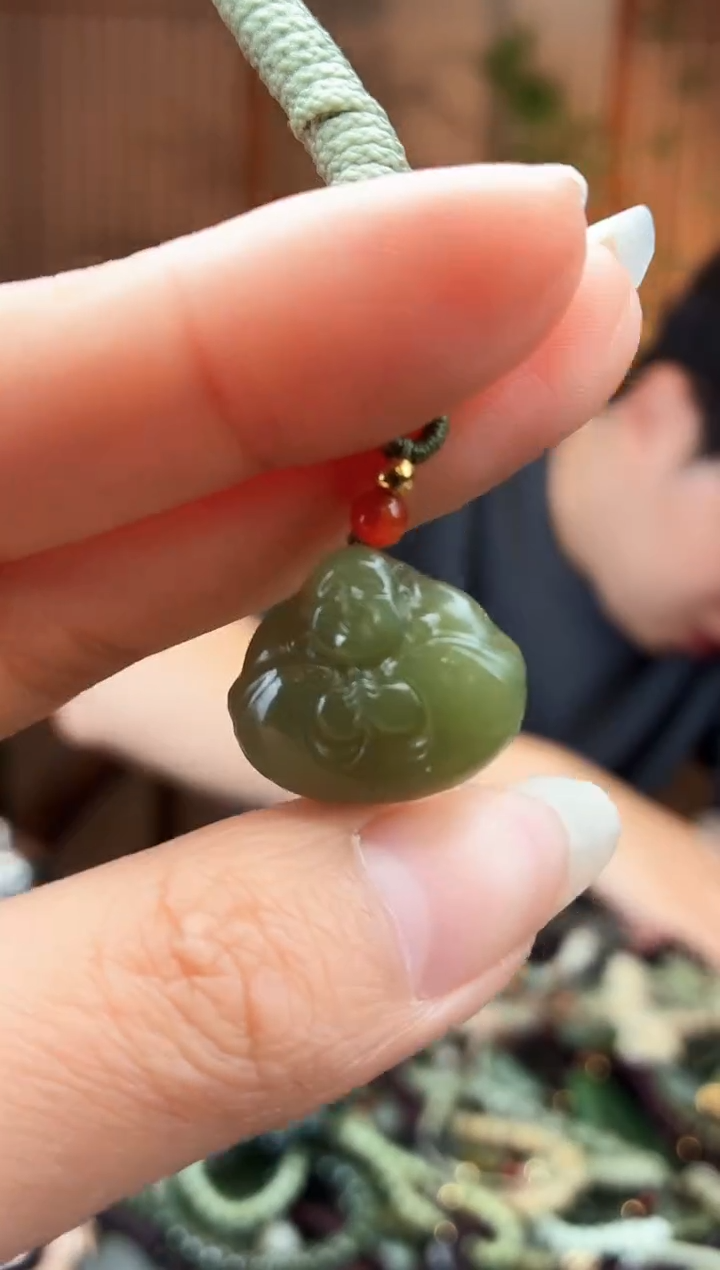 颈饰未镶嵌和田玉1