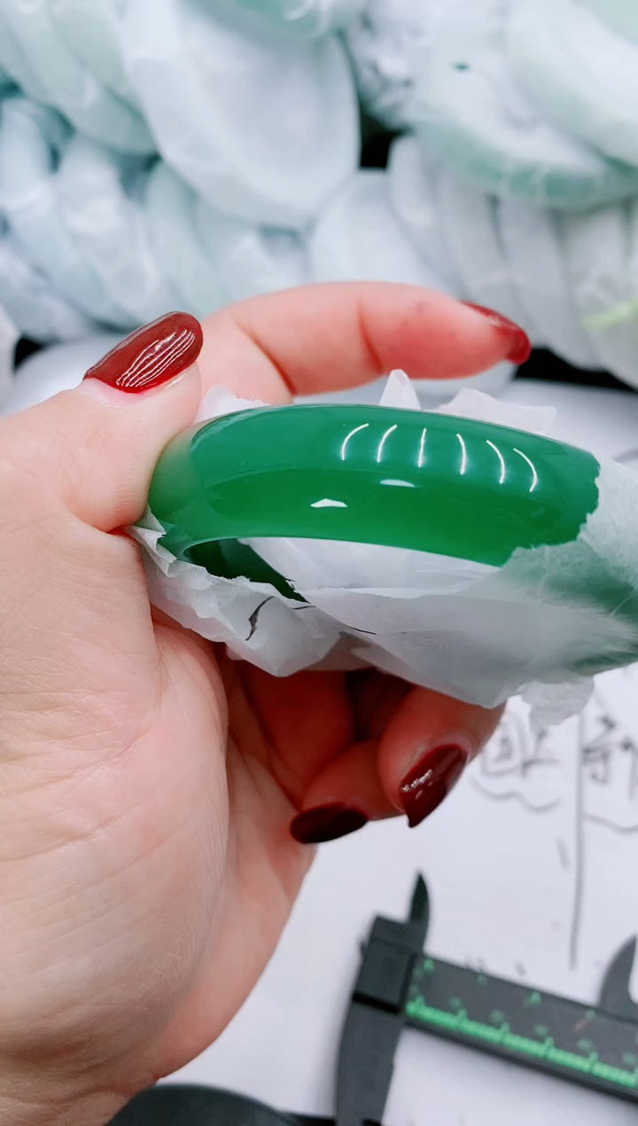 【闪购商品】石英质玉手镯未镶嵌P223-56/*57