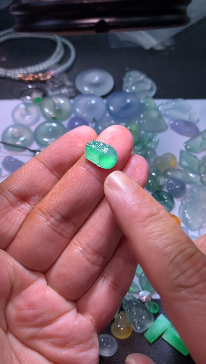 【闪购商品】翡翠颈饰未镶嵌貔貅