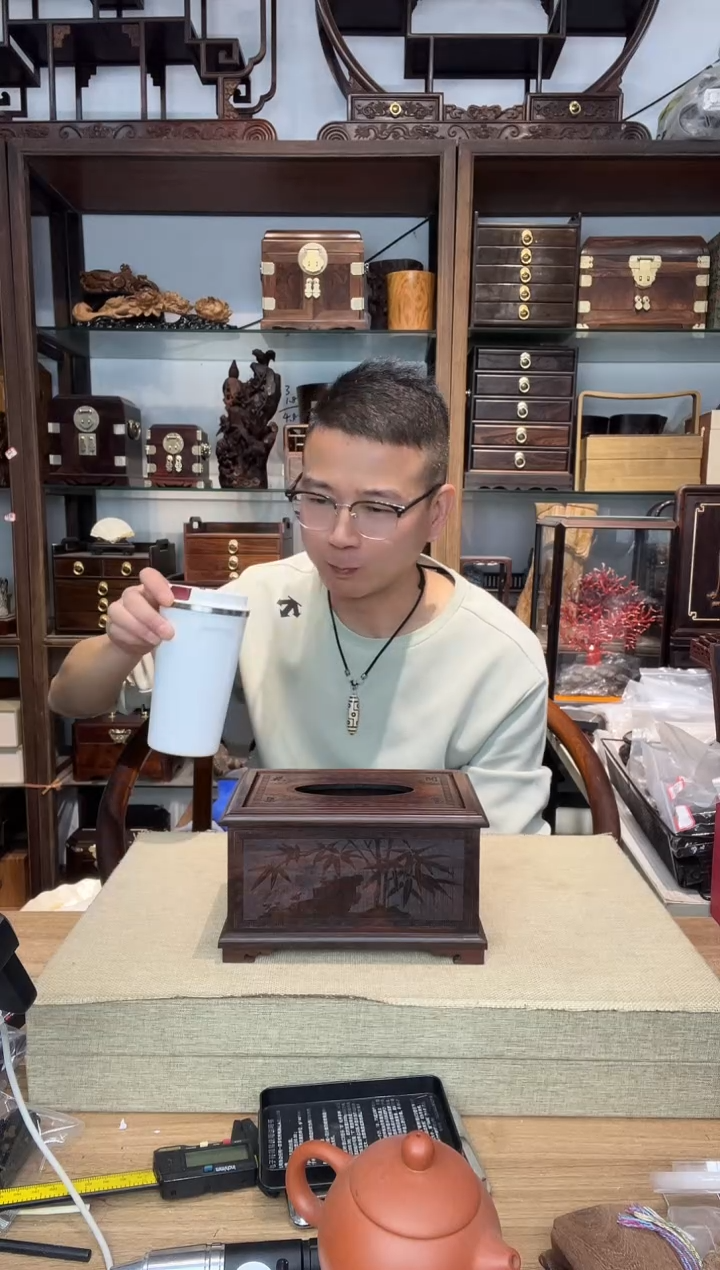 乌木类书架海*棉282大红酸枝雕刻纸巾盒