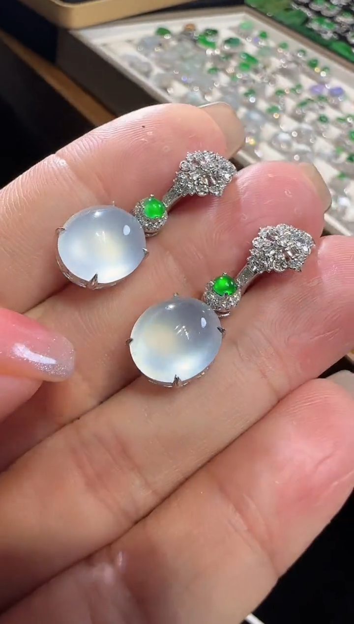 【闪购商品】翡翠耳饰18K金镶嵌蛋面