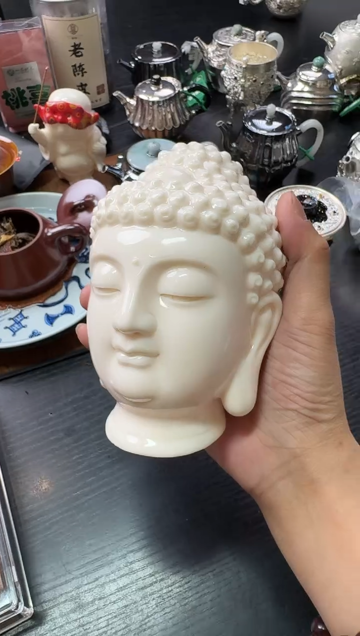 *?****?白瓷佛像----------