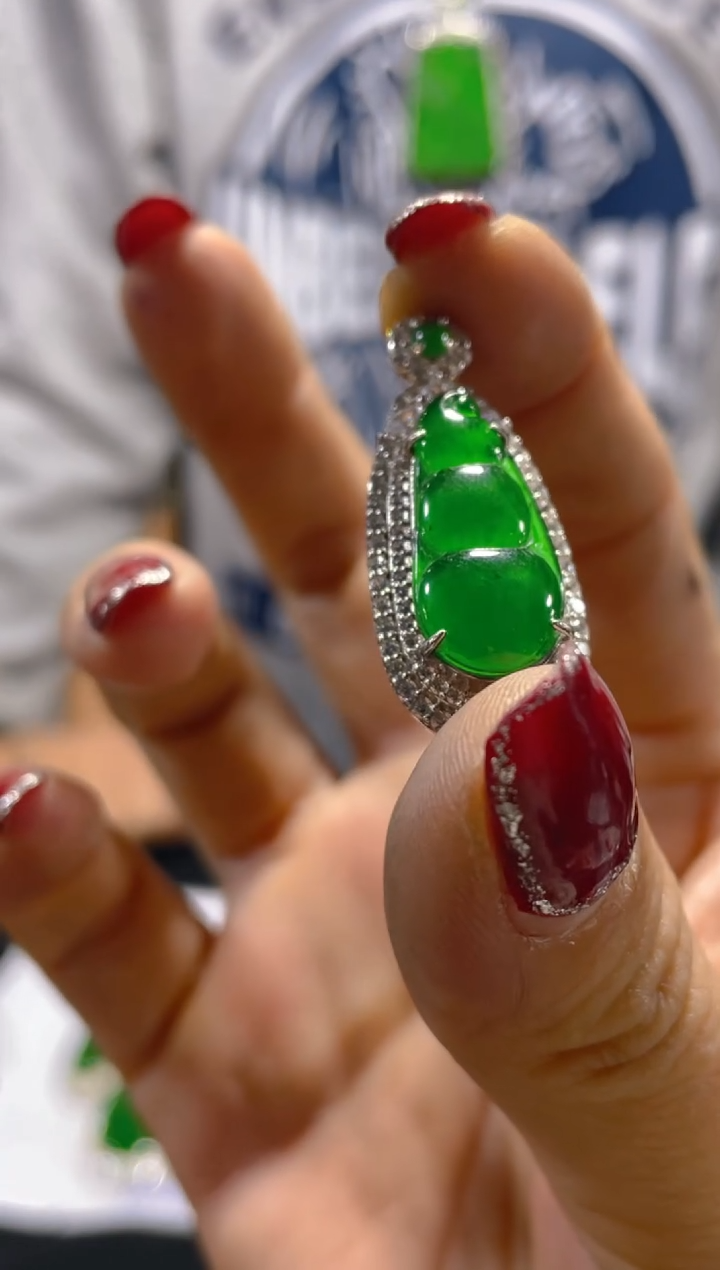 【闪购商品】定制翡翠未镶嵌天然A货翡翠假一罚四（多样性发货）