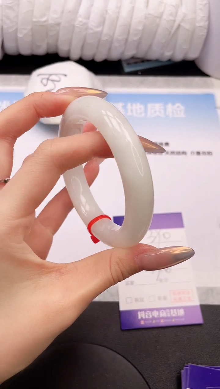 【闪购商品】和田玉手镯未镶嵌25K390-57