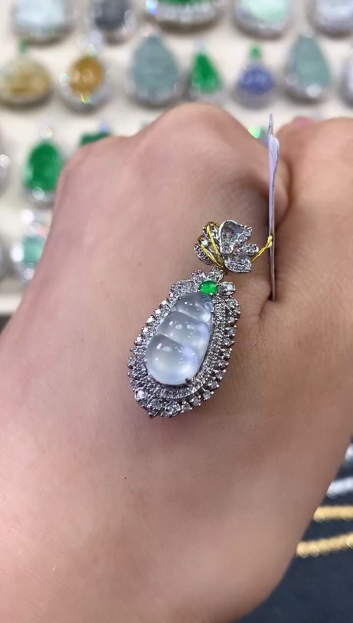 【闪购商品】翡翠吊坠(不含链)18K金镶嵌D121     