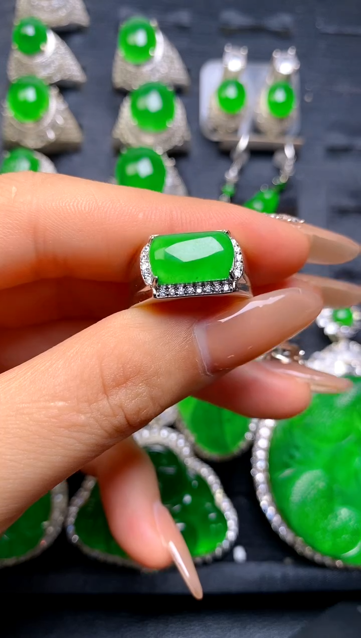 【闪购商品】翡翠戒指银S925镶嵌马鞍戒