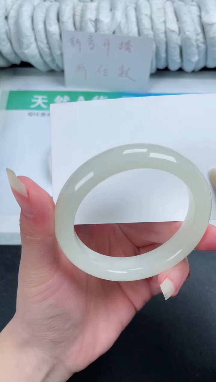 【闪购商品】石英质玉手镯未镶嵌34-55.3