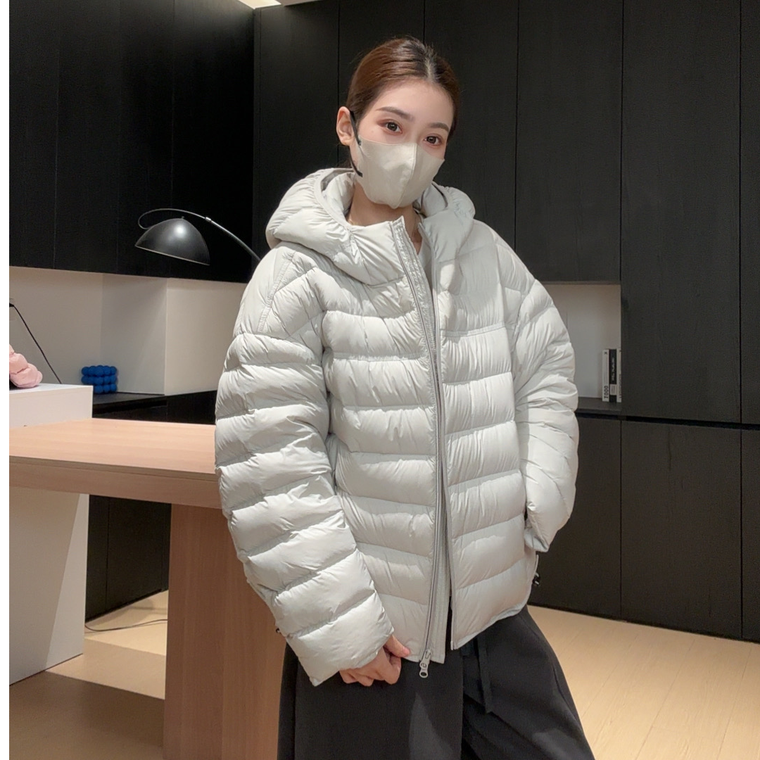 【现货＋运费险】女常规黑色时尚连帽显瘦女士排骨羽绒服秋冬