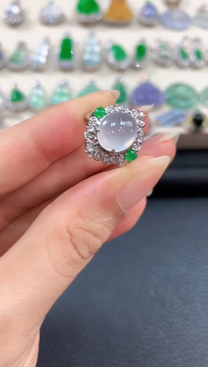 【闪购商品】翡翠戒指18K金镶嵌b66       