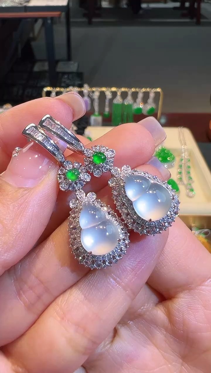 【闪购商品】翡翠耳饰18K金镶嵌翡翠