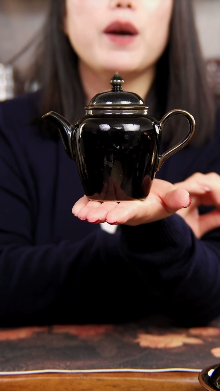 黑釉色的泡茶壶原矿