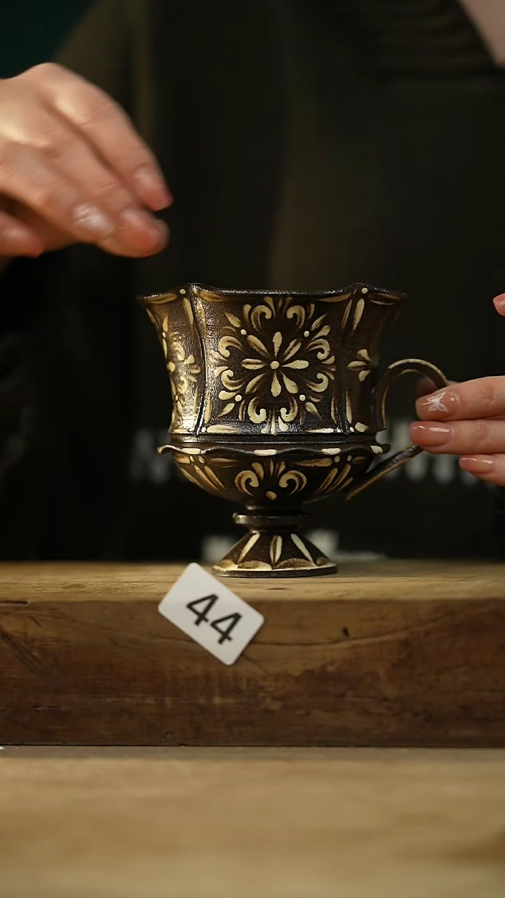 【闪购商品】瓷片新品！设计师款手绘/咖啡杯 听歌
