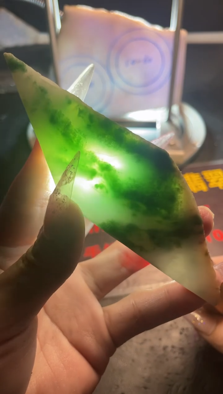 未镶嵌翡翠定制翡翠震***_翡翠