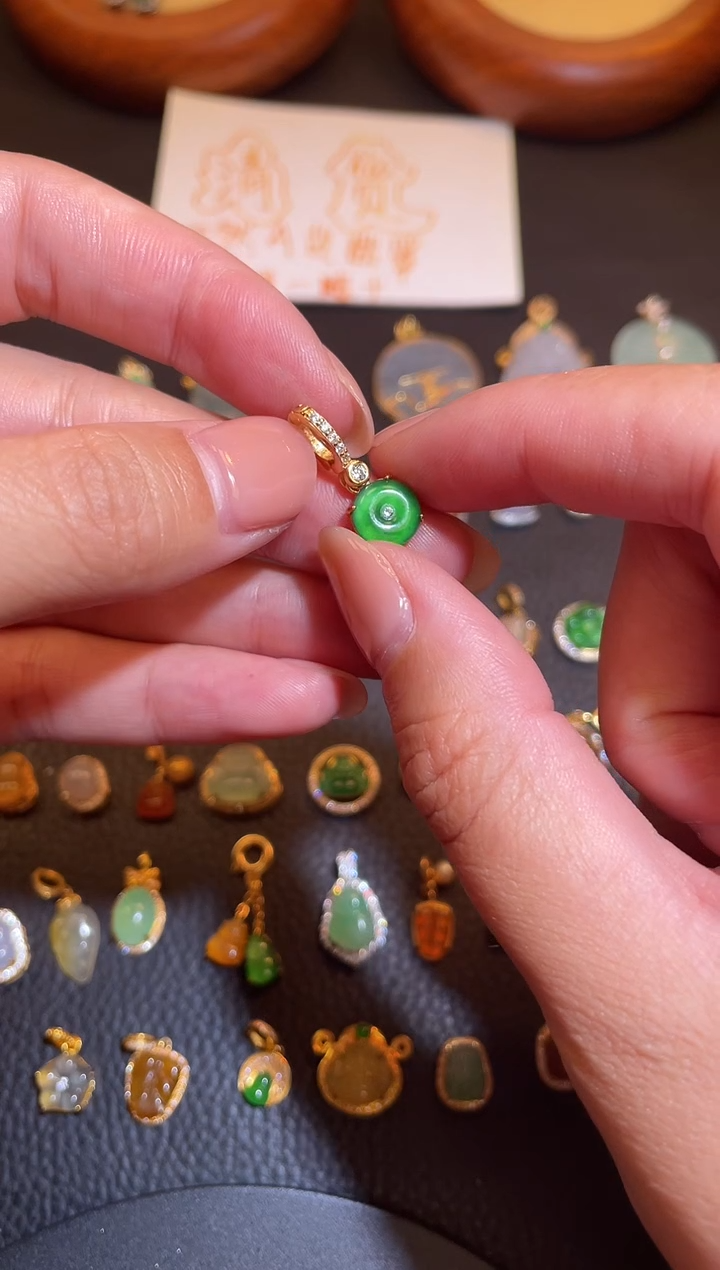 颈饰银S925镶嵌翡翠a货翡翠