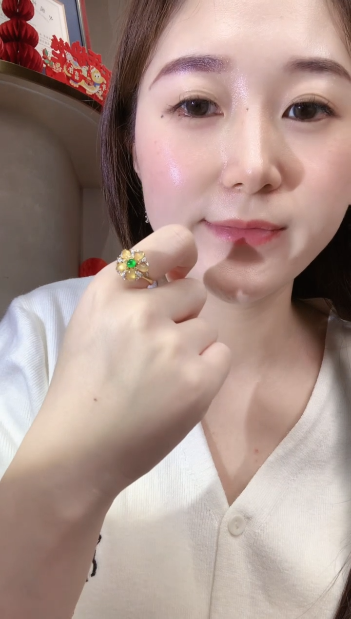 【闪购商品】翡翠戒指18K金镶嵌C60   