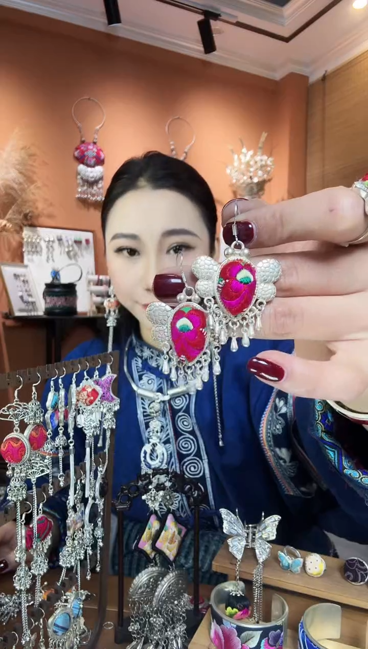 【闪购商品】刺绣纯手工民族风耳环