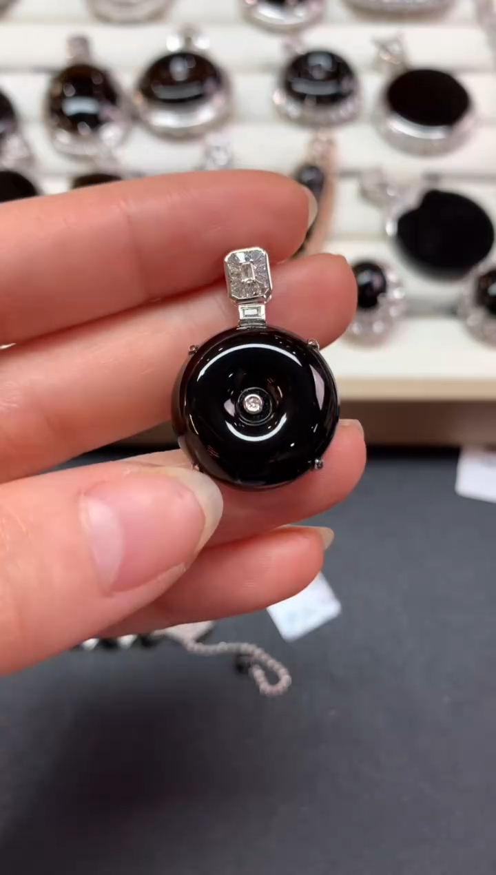 【闪购商品】翡翠吊坠(不含链)18K金镶嵌Z504|12800