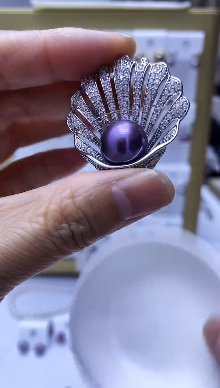 合金胸饰淡水珍珠胸针