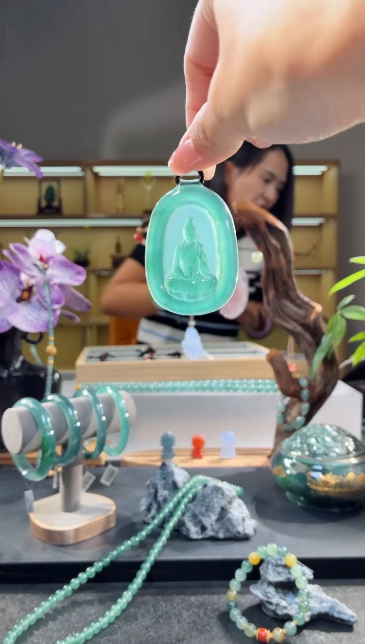 吊坠(不含链)未镶嵌翡翠观音