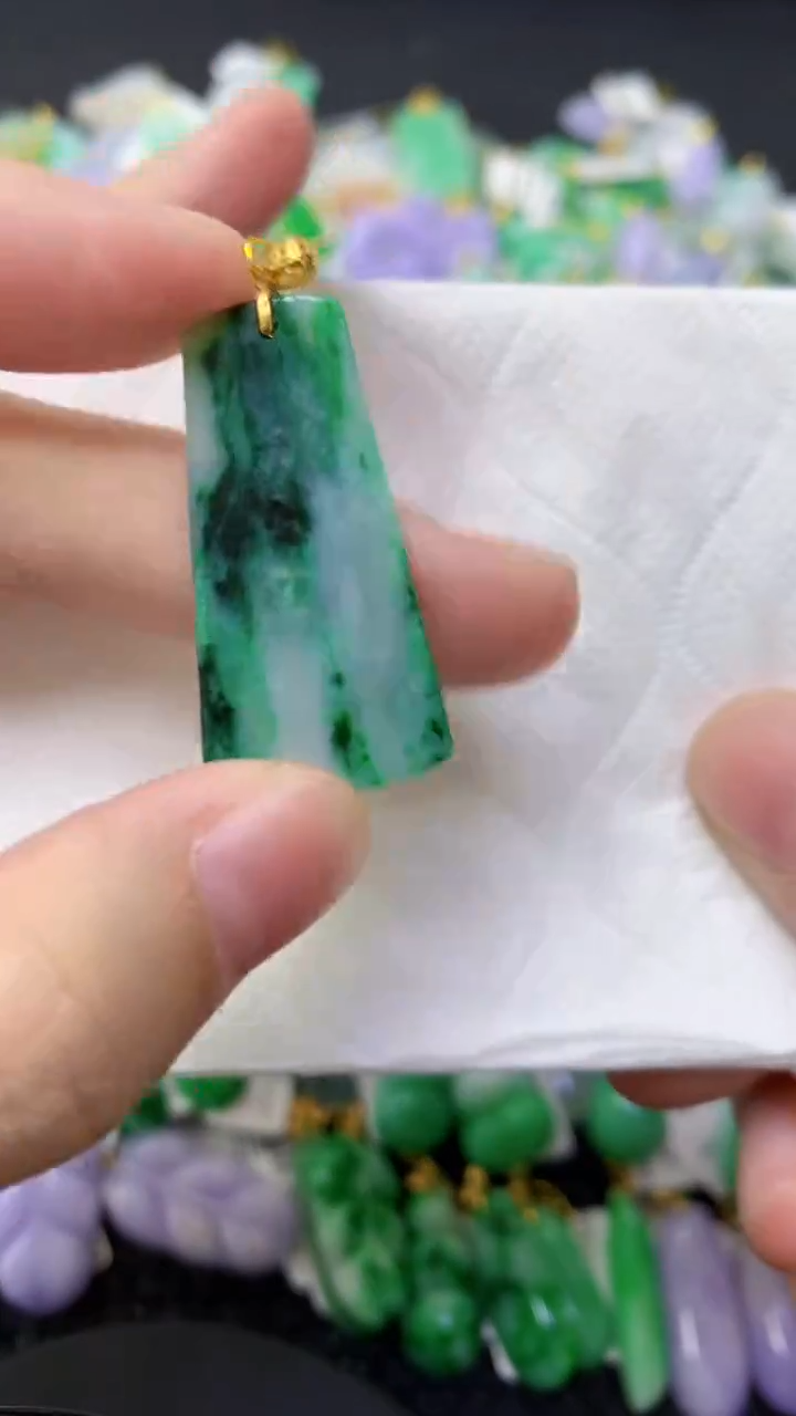 颈饰未镶嵌翡翠天然缅甸翡翠A货