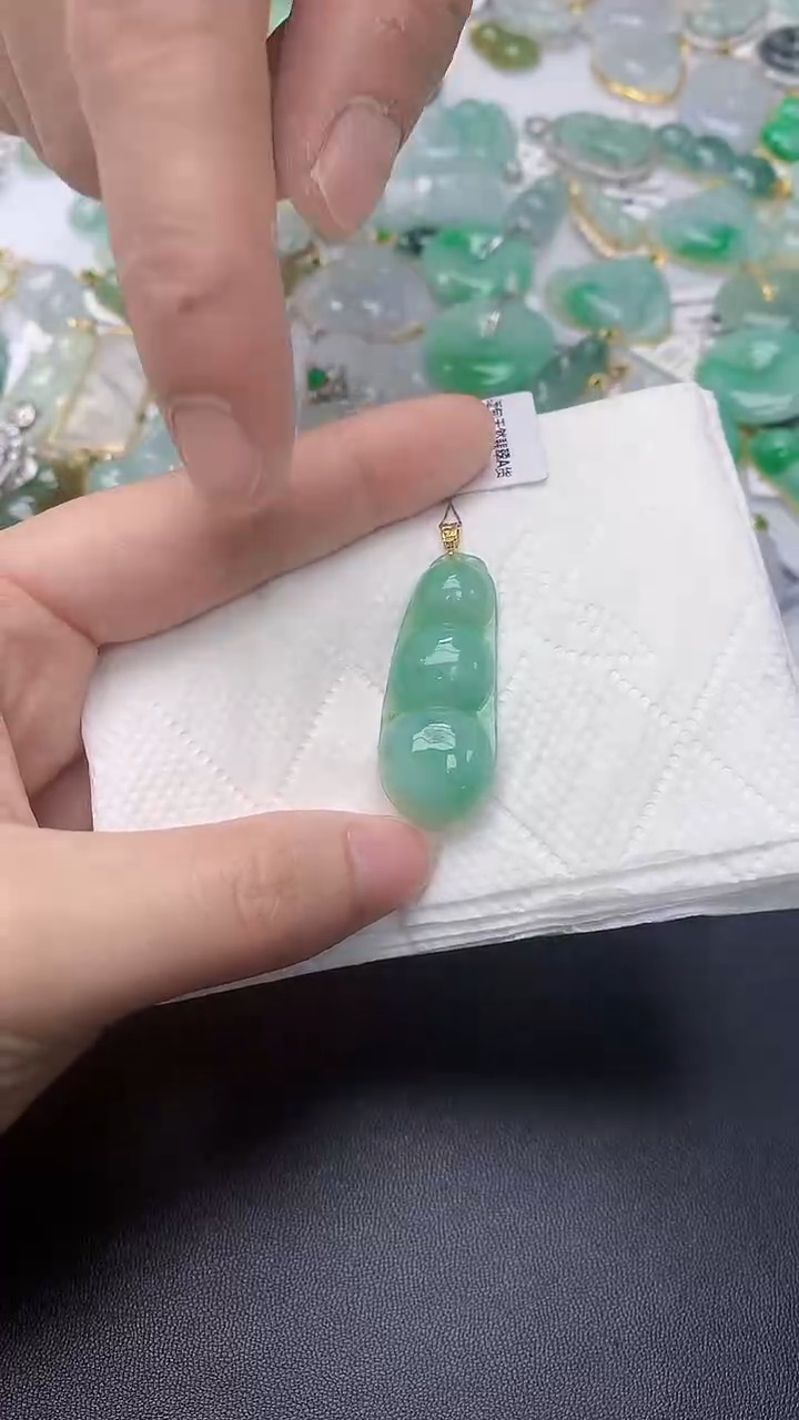 颈饰18K金镶嵌翡翠天然缅甸A货百元以上9元证书费自理