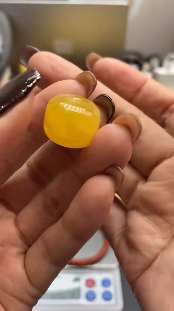 琥珀未镶嵌珠宝奇石977