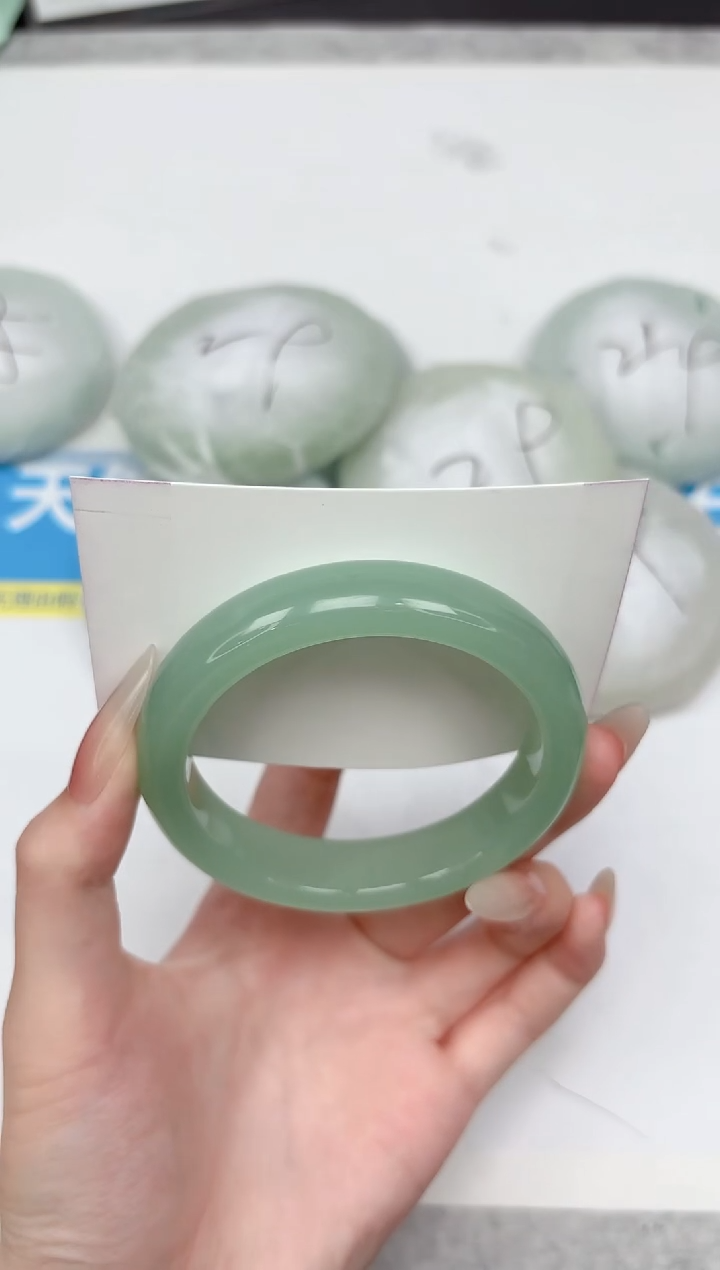 未镶嵌手镯石英质玉270-60